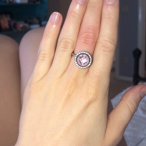 Beautiful pandora ring - Picture 1 of 5